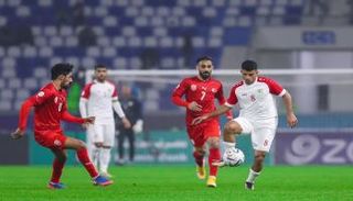 من مباراة عمان والبحرين في نصف نهائي خليجي 25
