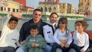 كريستيانو رونالدو وعائلته