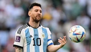 ليونيل ميسي قائد منتخب الأرجنتين