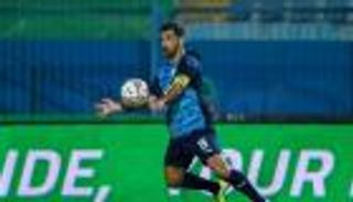 "خطوة أخيرة" تضع عبدالله السعيد على أبواب الزمالك