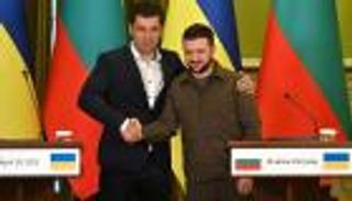 ذخيرة حرب أوكرانيا.. قشة نجاة "سرية" من أفقر دول أوروبا