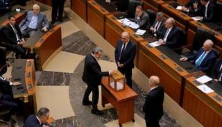جلسة سابقة لمجلس النواب اللبناني لانتخاب رئيس جديد 