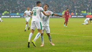 لاعب المنتخب العراقي بايش خلال تسجيل هدف في خليجي 25
