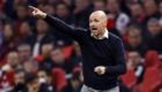 هداف تاريخي.. تين هاج يستقر على مهاجم مانشستر يونايتد المنتظر