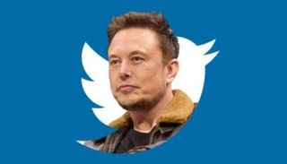 الملياردير الأمريكي إيلون ماسك وشعار شركة تويتر