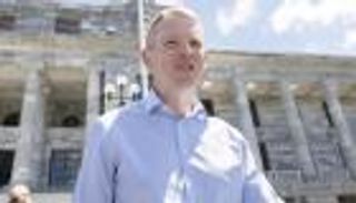 هبكينز خليفة جاسيندا.. "عاشق الطبيعة" على فوهة "بركان" نيوزيلندا