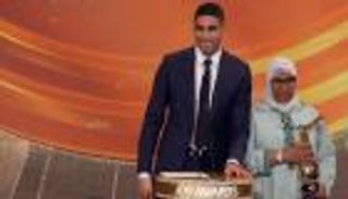 بحضور كريستيانو رونالدو.. أشرف حكيمي أفضل رياضي في "Joy Awards" (فيديو)