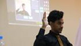 صلاح رامي.. شاب يمني يبتكر نظاما عربيا لـ"الصم والبكم"