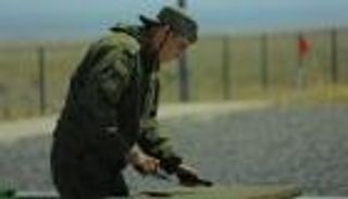 استخراج صاعق من ساق جندي روسي.. أطباء بدرجة خبراء ألغام