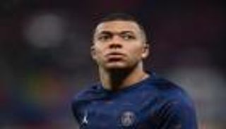 هل أضاعه "الزعيم"؟ قصة صورة كيليان مبابي في العين الإماراتي