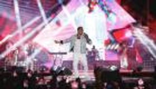 عمرو دياب يتصدر "التريند".. أحيا حفلين وخسر جائزة "joy awards"