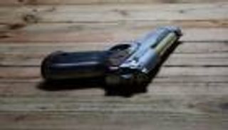 بناء على طلبه.. امرأة تقتل زوجها المريض بـ "رصاصة الرحمة"