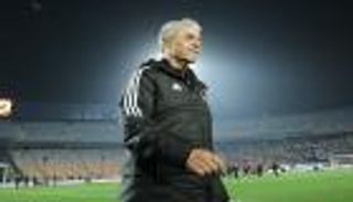 وسط انهيار الزمالك.. مدرب الأهلي يشم رائحة لقب الدوري المصري قبل 19 جولة