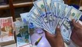 الروبية الباكستانية تهوي لأدنى مستوى مقابل الدولار.. بصمات صندوق النقد