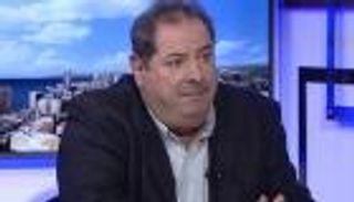 بعد تجميد شركته وحساباته.. اقتصادي لبناني يتبرأ من علاقته بحزب الله