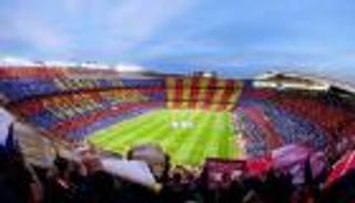 جمهور أسطوري في "كامب نو".. قصة صورة محيرة عمرها 11 عاما