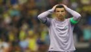 كريستيانو رونالدو على "أشواك الانتقادات" في الدوري السعودي