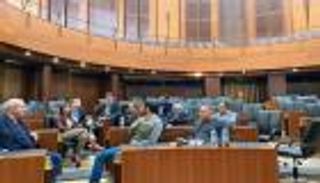 عريضة واعتصام مستمر.. هل تكسر التحركات النيابية الجمود الرئاسي بلبنان؟