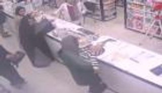 موقف بطولي لصيدلي سوري في العراق (فيديو)