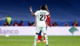 صاحب البركة.. نجم ريال مدريد يعيد الظاهرة رونالدو من الاعتزال (فيديو)