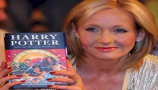 الكاتبة البريطانية جيه كيه رولينغ 