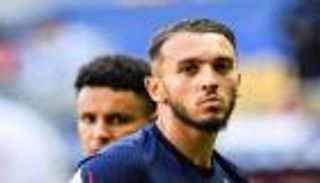 تحول مفاجئ.. أمين غويري يداعب جماهير الجزائر برسالة عاطفية