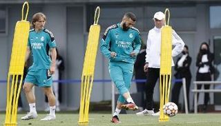 كارلو أنشيلوتي مع نجوم ريال مدريد