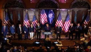 الرئيس الأمريكي السابق دونالد ترامب يلقي خطابا في مقر ولاية كارولينا الجنوبية