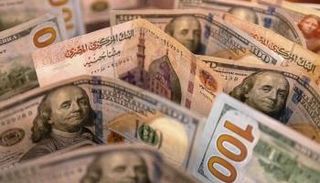 تعاملات الدولار الأمريكي في البنوك المصرية
