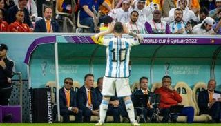 ميسي يستفز فان جال في كأس العالم 2022