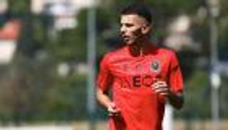 بخطوة فرنسية.. كيف تعقد التحاق بوعناني بمنتخب الجزائر؟