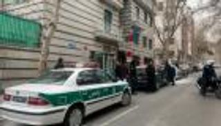 باكو تحاصر طهران بـ"تصعيد دبلوماسي".. رسالة تحذيرية للأذريين