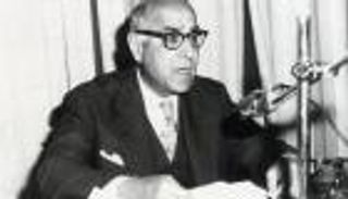 زكي نجيب محمود.. مسيرة وقصة عقل أديب الفلاسفة ورائد "الوضعية" 