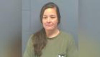 معلمة تغتصب طلابها القصر.. دليل الإدانة ظهر بعد عامين