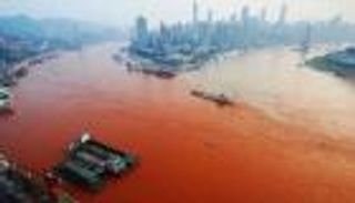 التلوث العذب.. أنهار البلاستيك في آسيا والنيل والنيجر