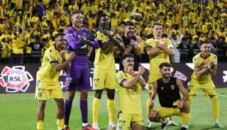 التعاون يتصدر الدوري السعودي