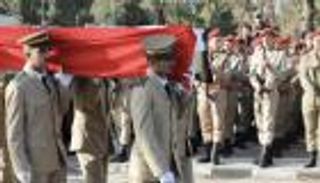 بالدموع والأكاليل.. سوريا تشيّع ضحايا هجوم "الدرونز" في حمص (صور)