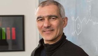 منجي باوندي أحد الحاصلين على جائزة نوبل في الكيمياء 2023