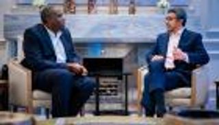  عبدالله بن زايد يلتقي وزير الخارجية بحكومة الظل البريطانية