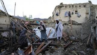 ارتفاع حصيلة ضحايا زلزال أفغانستان إلى ألف قتيل