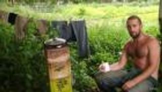 عاش 15 عاما بلا نقود.. بريطاني يتخلى عن المال والتكنولوجيا