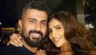 محمد سامي ومي عمر.. وصلة غزل في عيد زواجهما الـ13