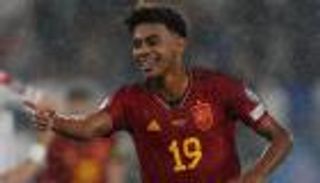 بسبب لامين يامال.. أزمة مرتقبة بين منتخب إسبانيا وبرشلونة