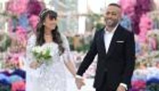 حفل الزفاف بدأ.. نانسي نور ترفض كشف سر تعارفها على تامر عاشور (صور)
