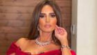 على طريقة محمد رمضان.. زينة تستعرض "اللامبورجيني" وتتحدث عن التواضع