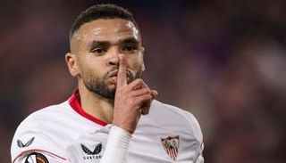 يوسف النصيري مهاجم إشبيلية