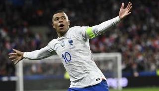 كيليان مبابي نجم منتخب فرنسا