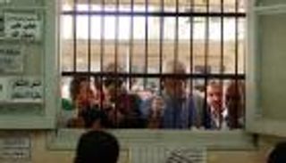 7 معابر تحيط بغزة.. الحرب تقطع شرايين الحياة في القطاع