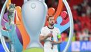 بلا ألقاب.. العمر وسيلة هاري كين للسير على خطى ميسي ورونالدو