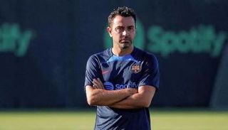 تشافي هيرنانديز مدرب برشلونة